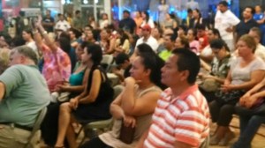 Público presente en Plaza Caracol