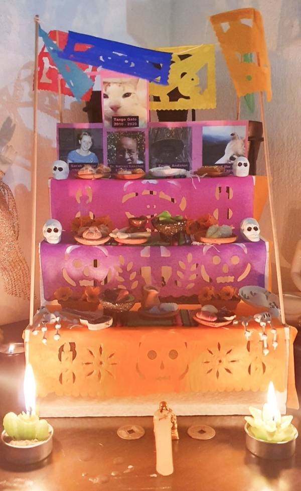 Altar de Día de Muertos