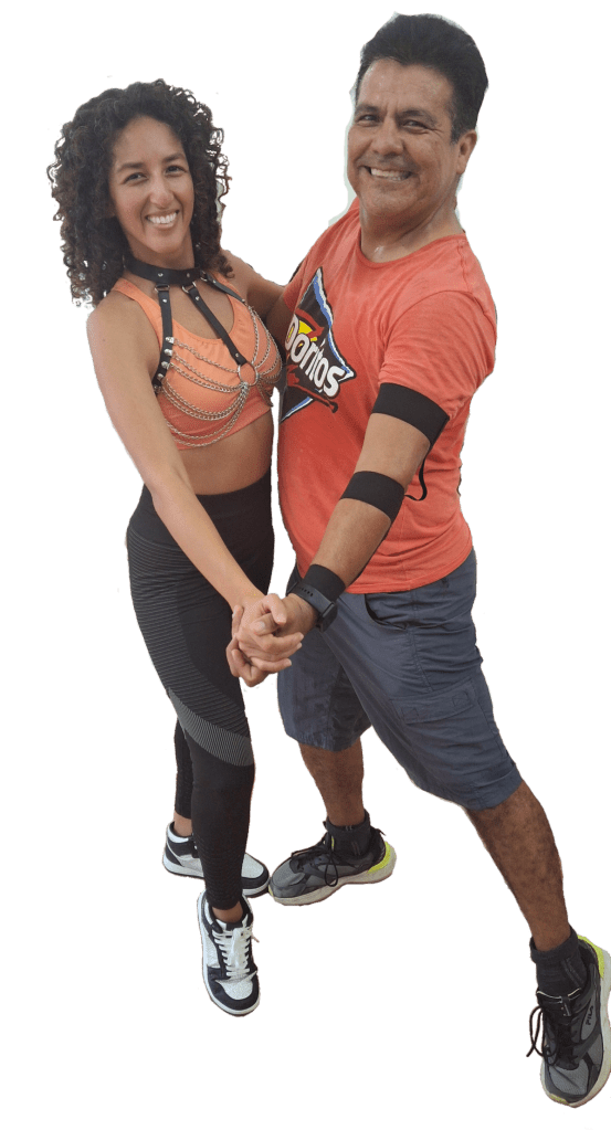 Ixel & Israel Andalón bailando.