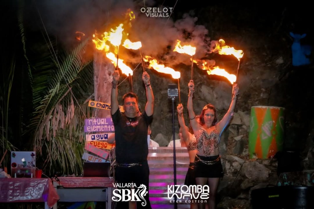 Israel and Ise ready to start the fire show.